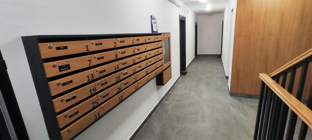 Zvezdara Blue Star Apartment เบลเกรด ภายนอก รูปภาพ