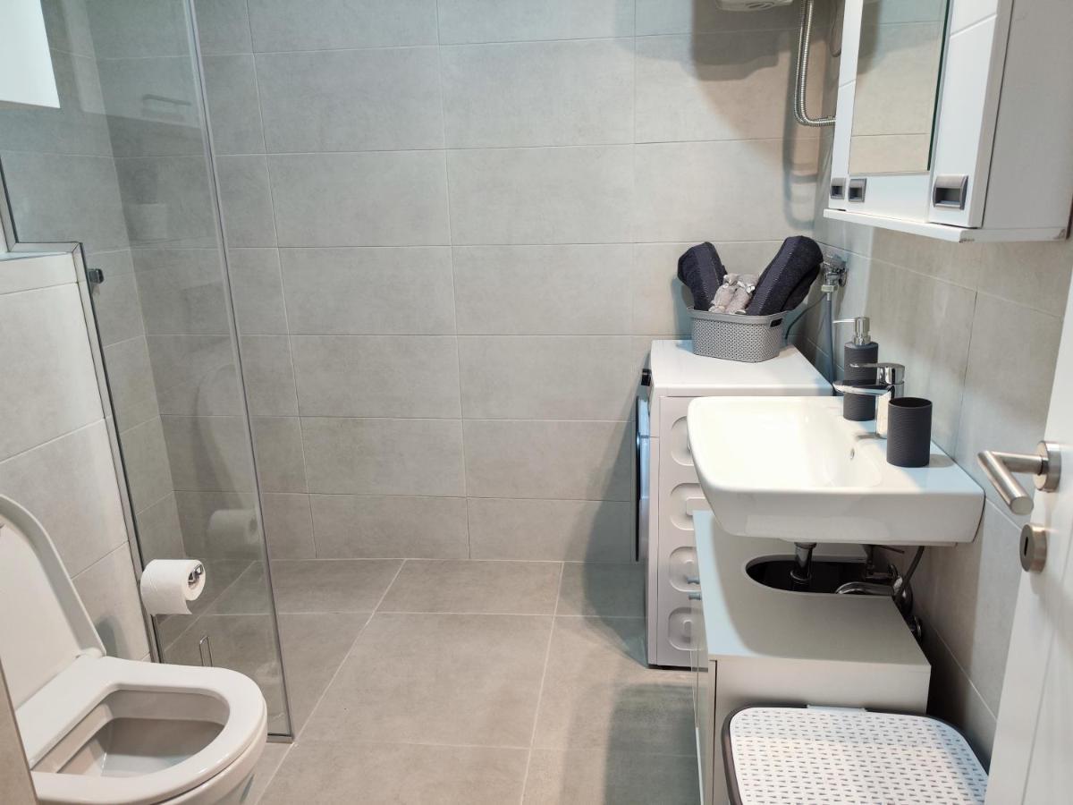 Zvezdara Blue Star Apartment เบลเกรด ภายนอก รูปภาพ