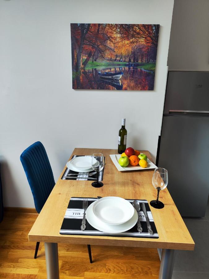 Zvezdara Blue Star Apartment เบลเกรด ภายนอก รูปภาพ