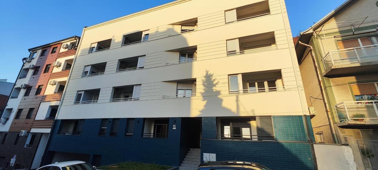 Zvezdara Blue Star Apartment เบลเกรด ภายนอก รูปภาพ